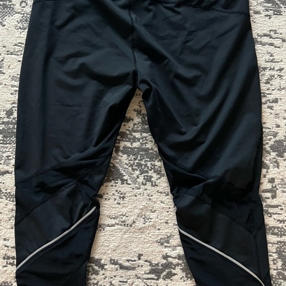 Zella Black Mesh Inset Capri Leggings XL - Picture 3 of 3